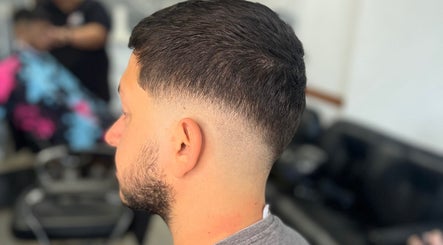 Uli.barber.23