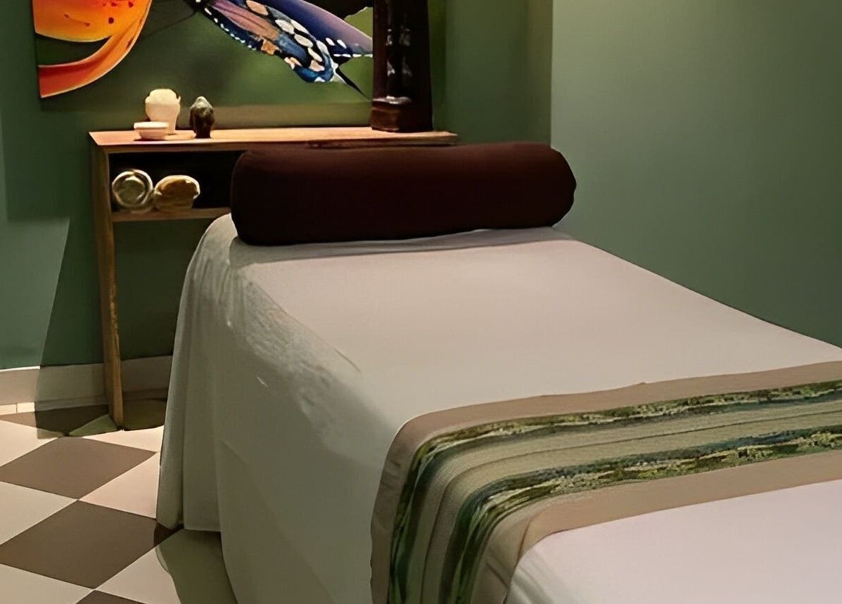 Relaxing massage room at Aspya Salon & Wellness, Bali, Bali, ID, featuring a comfortable massage table.