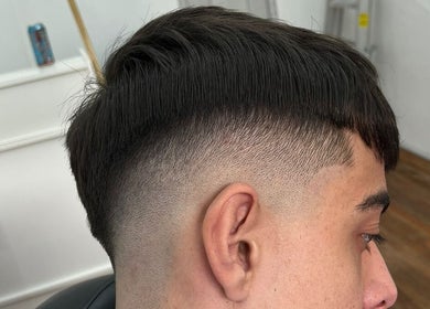 Corte de cabello moderno en Vera Hair Studio, Buenos Aires, Ciudad Autónoma De Buenos Aires, AR.