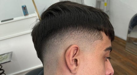 Corte de cabello moderno en Vera Hair Studio, Buenos Aires, Ciudad Autónoma De Buenos Aires, AR.