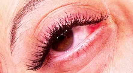Aurora Lash image 3