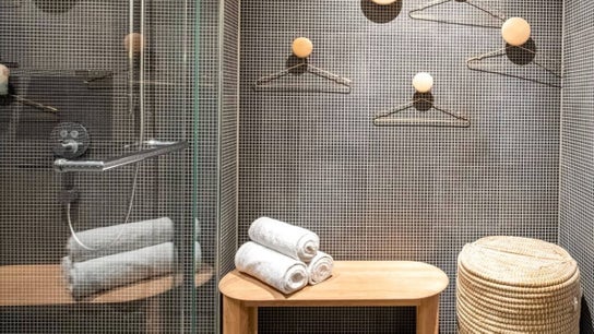 Essence Spa Sarphatistraat within the Hyatt Regency Hotel 5