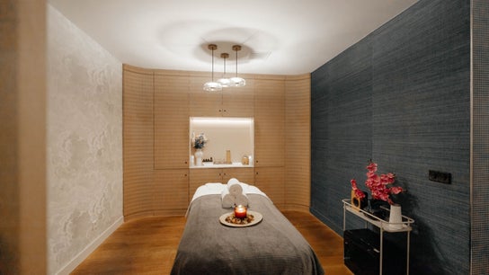Essence Spa Sarphatistraat within the Hyatt Regency Hotel 6
