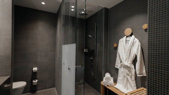 Essence Spa Sarphatistraat within the Hyatt Regency Hotel 7