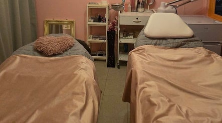 Cozy massage beds at Magnifique By Paris Jane - Ang Mo Kio, Singapore, SG create a relaxing atmosphere.