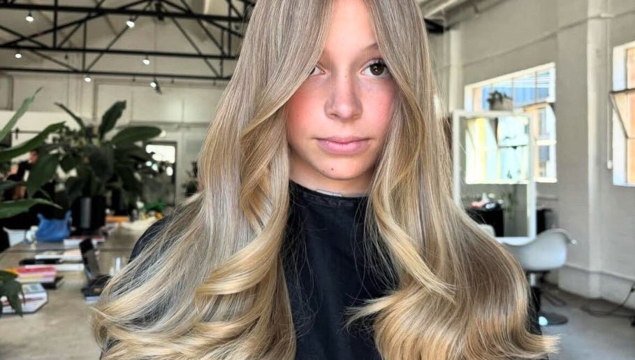 FleurLuytHair image 1