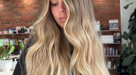 FleurLuytHair image 3