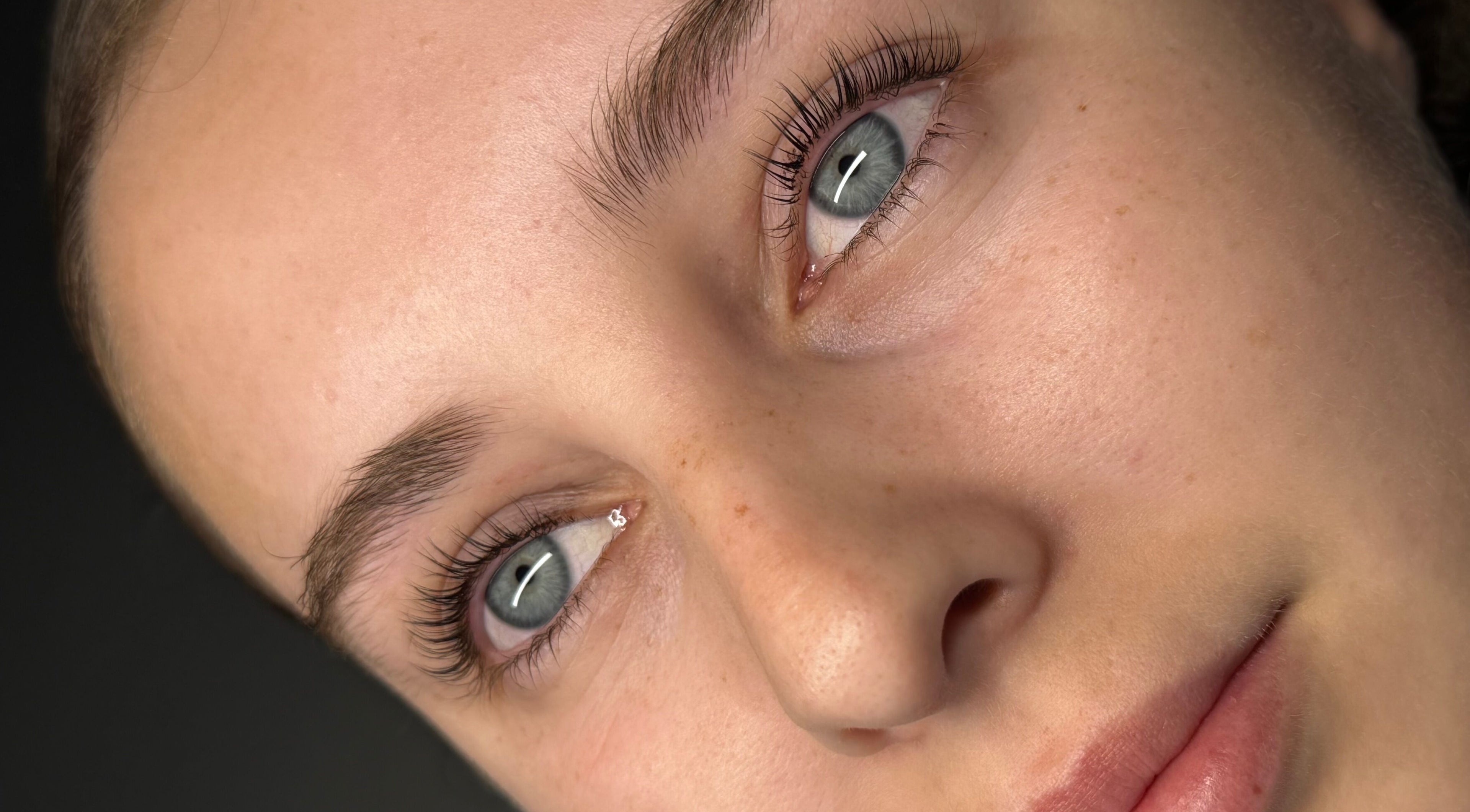 Close-up of finely groomed lashes at Lli’s LASHLAB, Abertridwr, Wales, GB, showcasing expert beauty service.