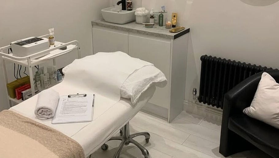 Pure Esthetics image 1