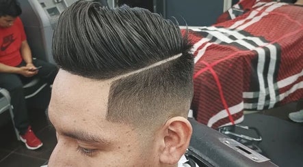 Leandro Barber image 3