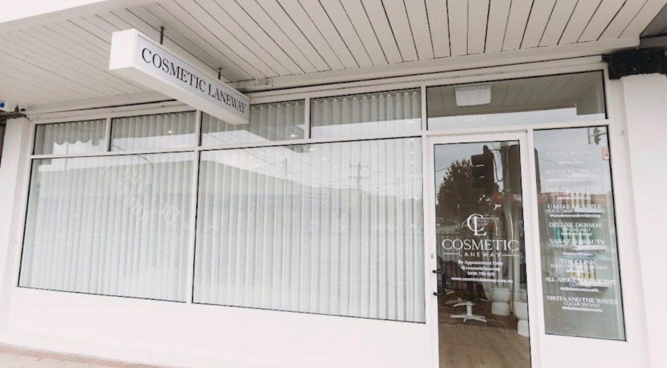 Front entrance of Mashed Nails in Melbourne, Victoria, AU, showcasing a modern, stylish salon facade.