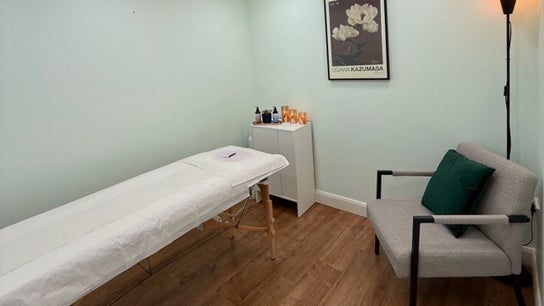 Catching Comfort Massage at  Bricklane - Aldgate East