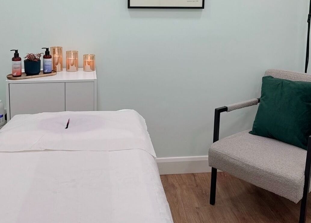 Relaxing massage room at Catching Comfort Massage, Bricklane - Aldgate East, London, England, GB.