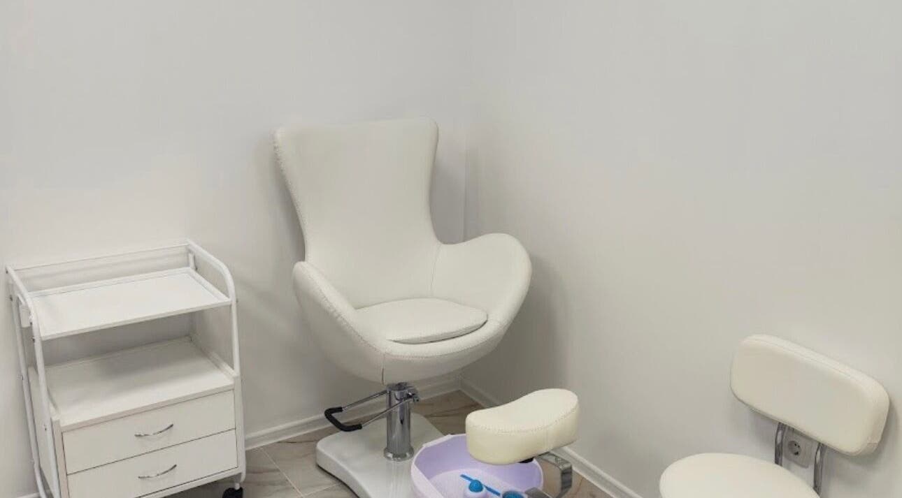 Стилен кът за педикюр в D’lux beauty studio, Шумен, Област Шумен, BG. Комфорт и елегантност.