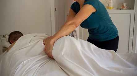 Masaje Californiano y Deep Tissue Sant Andreu imej 2