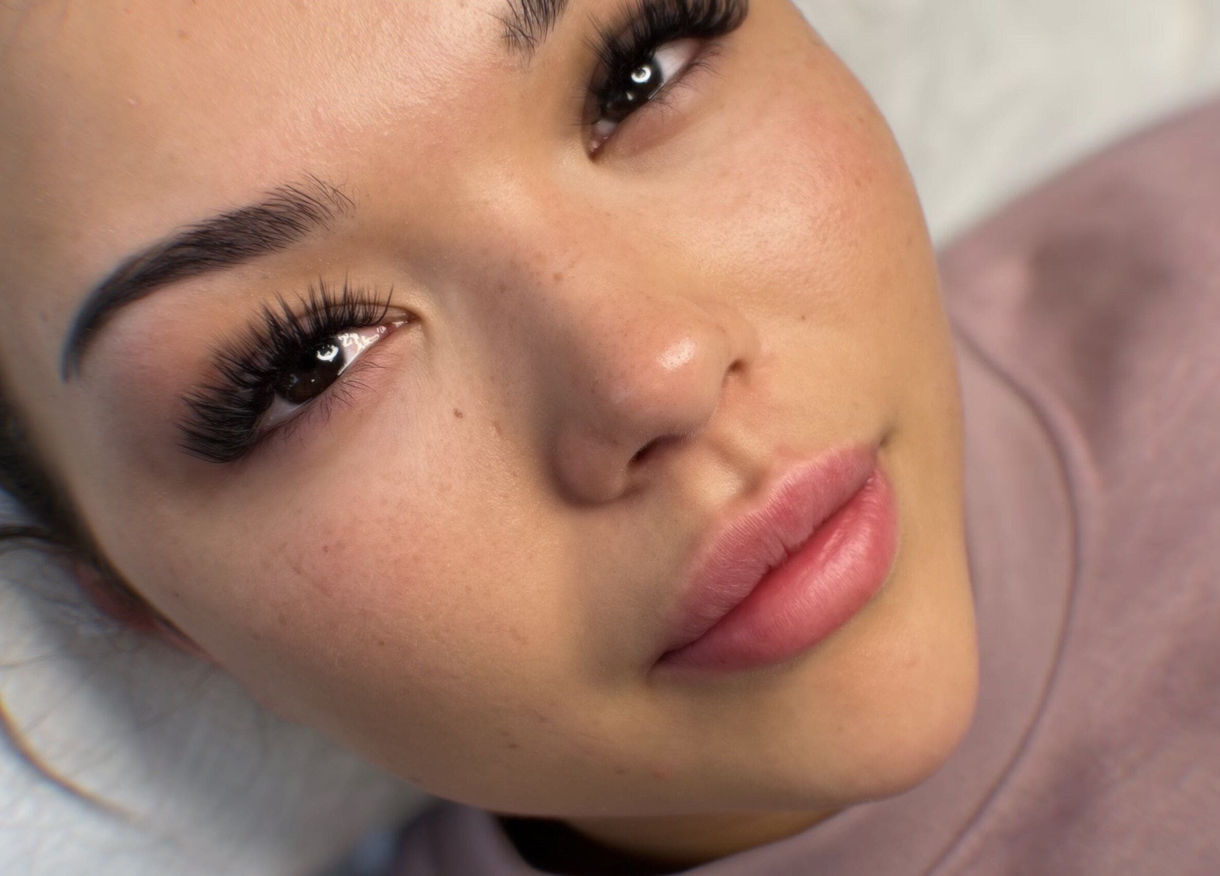 Extensions de cils parfaites chez Glow&Cils - Extensions de Cils Annecy, Annecy, Auvergne-rhône-alpes, FR.