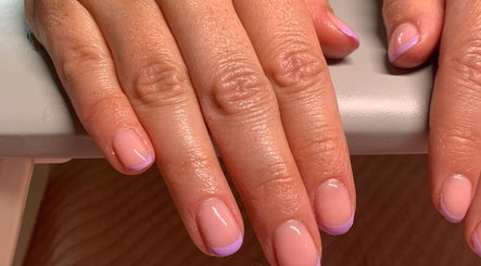 GLOSSED image 3