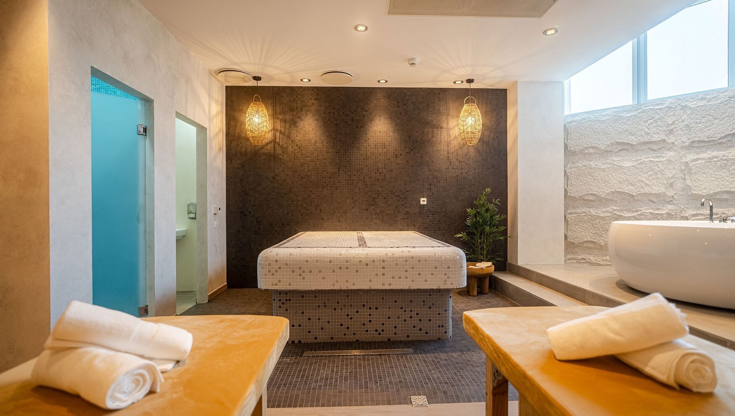 Camera spațioasă de relaxare la Dharmaland, Timișoara, Județul Timiș, RO, ideală pentru tratamente de wellness.