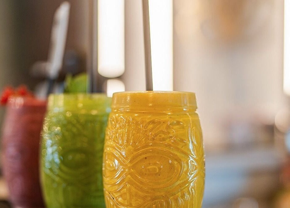 Băuturi exotice la Dharmaland, Timișoara, Județul Timiș, RO, într-un decor elegant.