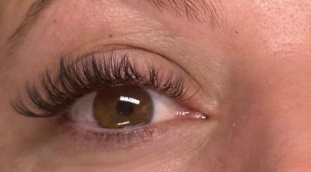 Imagen 2 de Lashes by Serenity