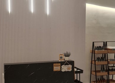 Elegant reception at Mekar Anggun Salon, Kuantan, Pahang, MY featuring modern decor and product displays.