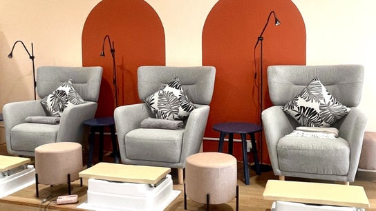 Nails & Ales Studio