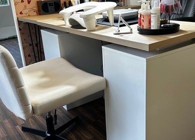 West Lodge beauty station in Fochabers, GB, featuring a chic nail desk setup.