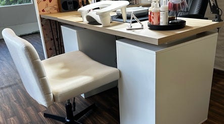 West Lodge beauty station in Fochabers, GB, featuring a chic nail desk setup.