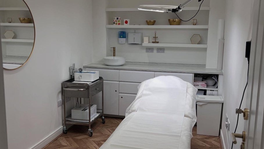 Refined Radiance Clinical Aesthetics Lab image 1