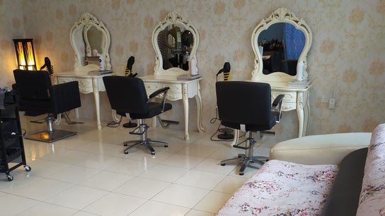 SR Beauty Salon