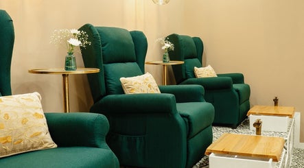 Bloom Nails & Beauty Boutique