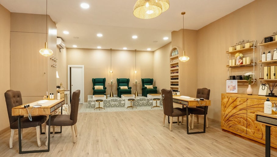 Bloom Nails & Beauty Boutique image 1