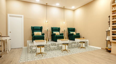 Bloom Nails & Beauty Boutique image 2