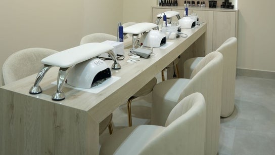 Aura Blend Ladies Salon
