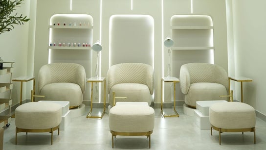 Aura Blend Ladies Salon