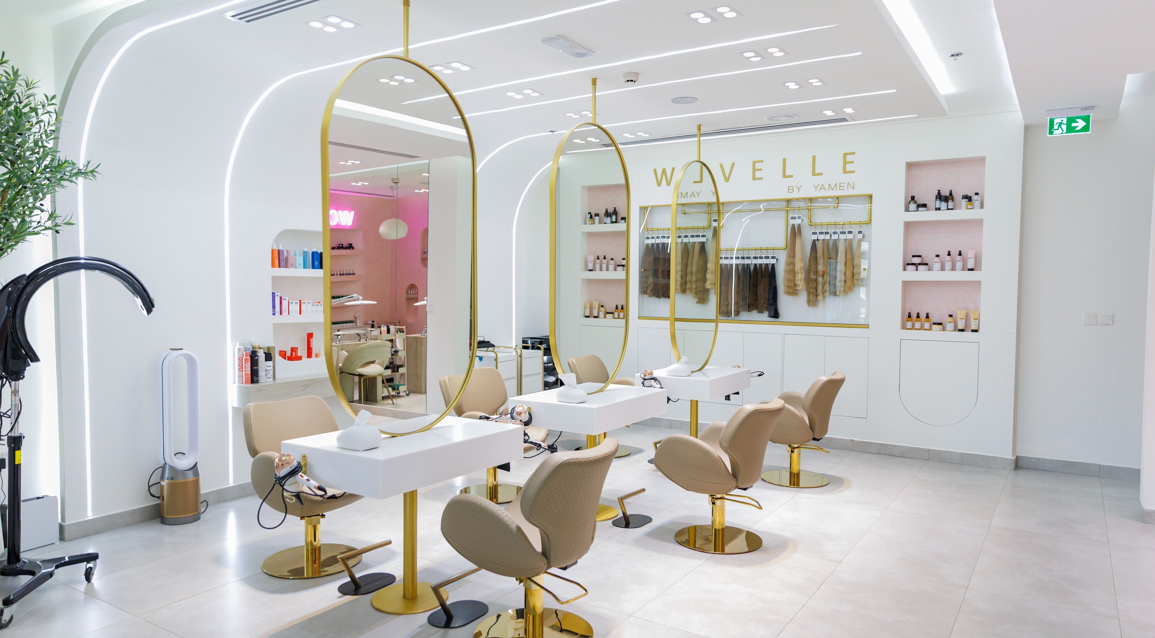 Modern interior of Aura Blend Ladies Salon in Dubai, Dubai, AE featuring chic styling stations and contemporary decor.