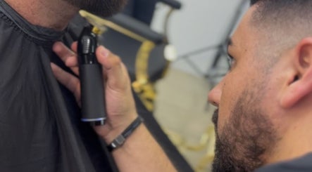 Barbershop GoldenHands image 2