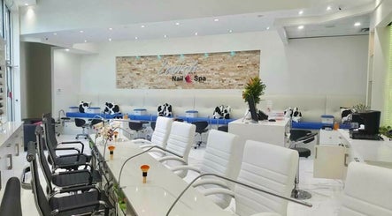 Lavish Nail & Spa Beacon Hills Location image 3