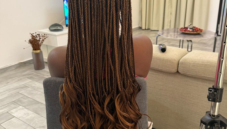 Mizcee Hair Studio, bilde 1