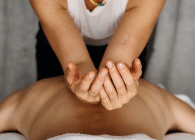 Relaxing massage session at The Deep Unwind in Woollahra, New South Wales, AU offering rejuvenation.