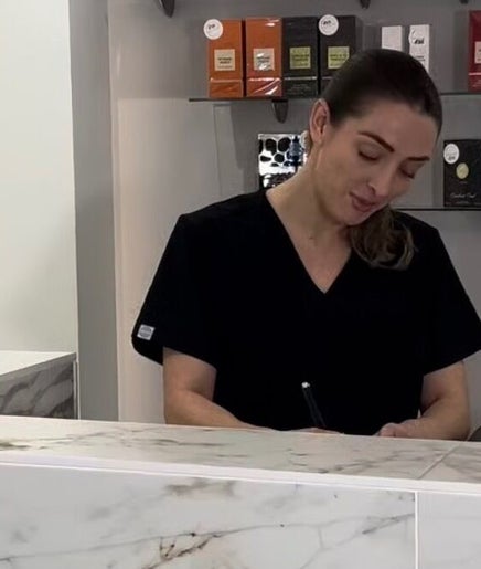 Revive Aesthetics, bilde 2