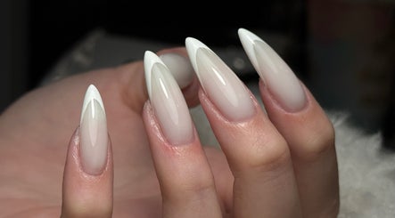 Royal Beauty Studio image 3
