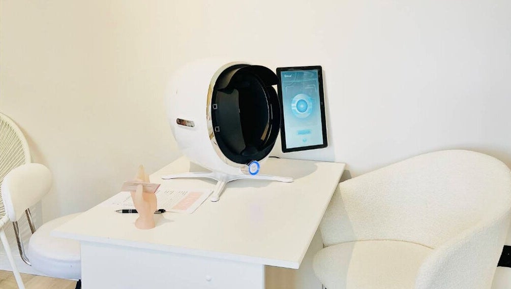 Geavanceerde apparatuur bij Bless Esthetic Tremelo in Tremelo, Vlaams Gewest, BE voor huidanalyse.