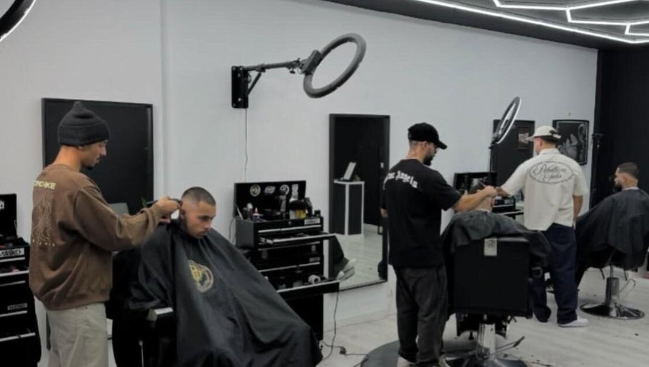 Dtails Cuts, bilde 1