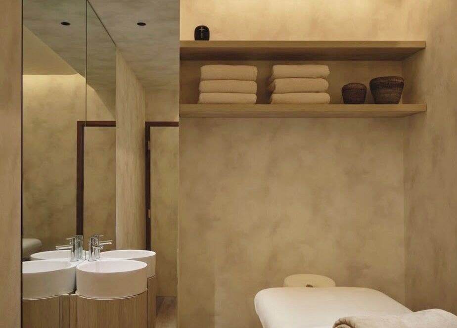 Cabine de soins relaxante chez Mon Regard Parfait à Paris, Île-de-France, FR.