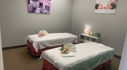 A Massage image 2