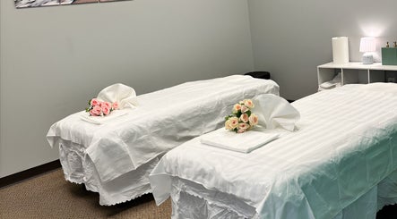 A Massage image 3