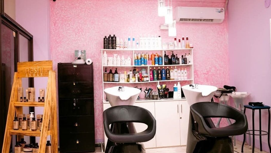 Sen's Salon image 1