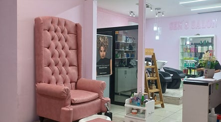 Sen's Salon image 2