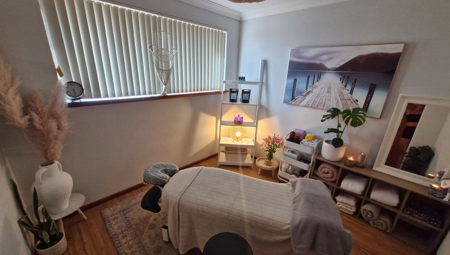 Evolve Hub Remedial Massage and Body Sculpting image 1